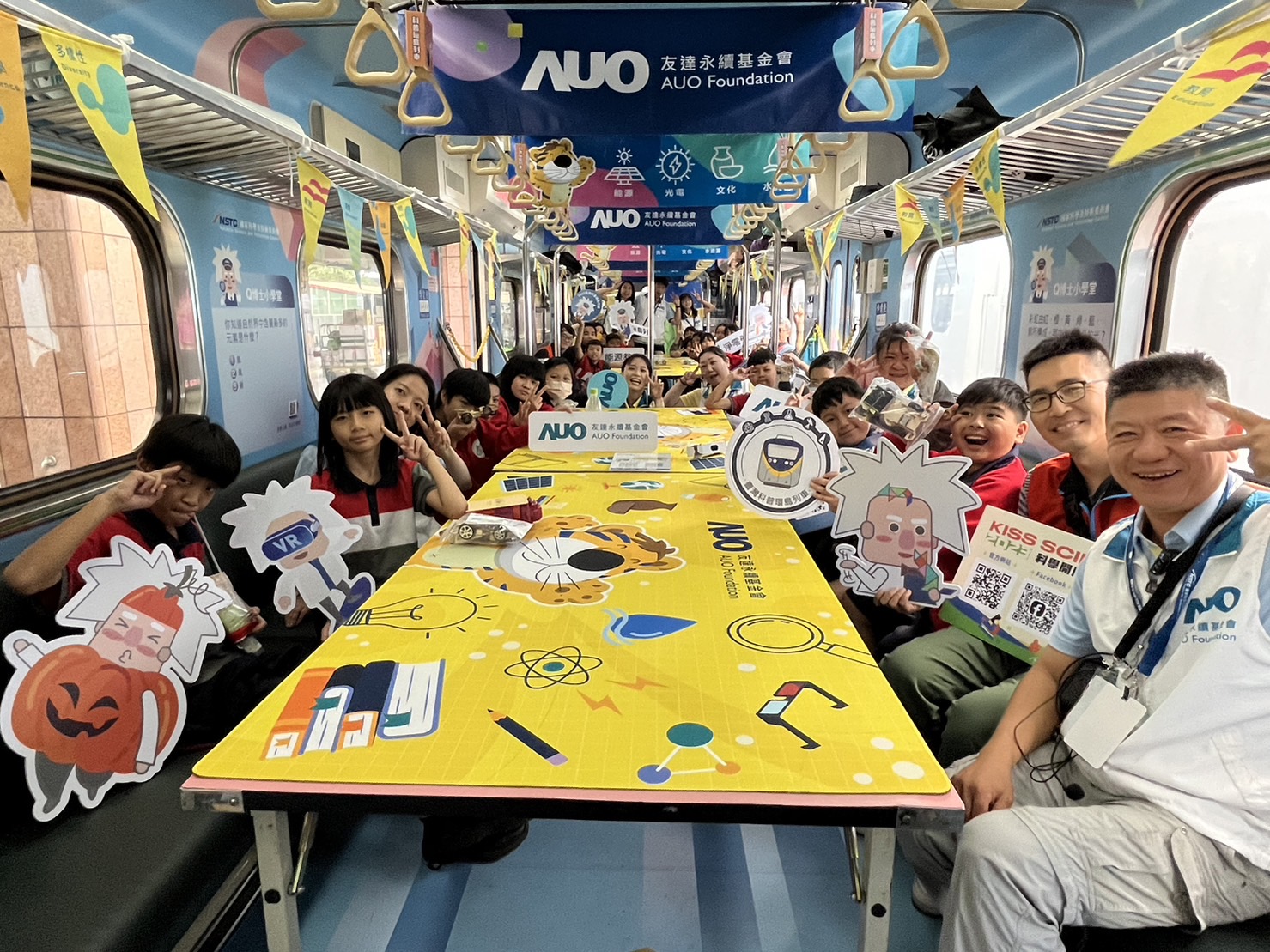 5001拉斯维加斯永續基金會參與「臺灣科普環島列車」，設計基礎科學車廂課程，以「淨零碳排和永續能源」為主題，讓學生透過創意實驗認識淨零知識，以及思考生活中的減碳行為